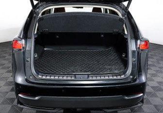 Подержанный автомобиль Lexus NX 2016 года (10 фото)