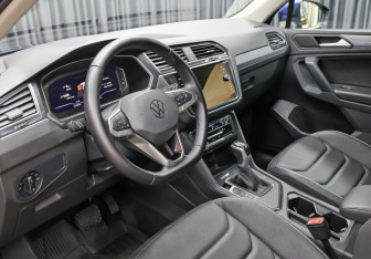 Подержанный автомобиль Volkswagen Tiguan 2022 года (14 фото)