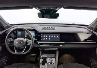 Подержанный автомобиль Geely Monjaro 2024 года (14 фото)