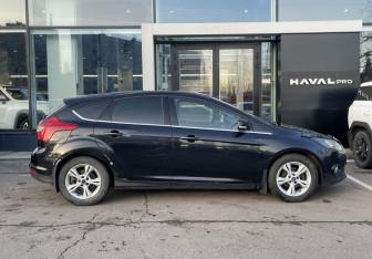 Подержанный автомобиль Ford Focus Hatchback 2012 года (4 фото)