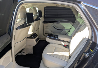 Подержанный автомобиль Audi A8 2020 года (12 фото)