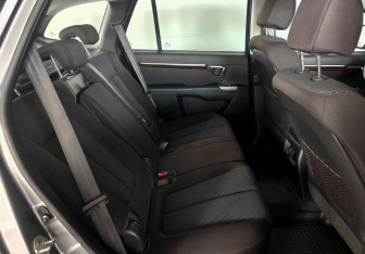 Подержанный автомобиль Hyundai Santa Fe 2011 года (10 фото)