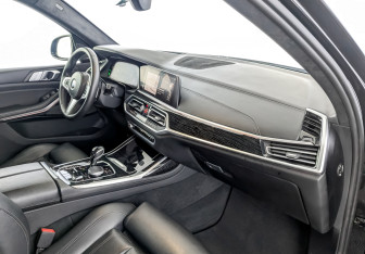 Подержанный автомобиль BMW X7 2020 года (11 фото)