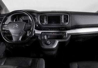 Подержанный автомобиль Citroen SpaceTourer 2018 года (12 фото)