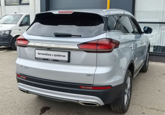 Подержанный автомобиль Geely Atlas Pro 2021 года (5 фото)