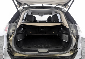 Подержанный автомобиль Nissan X-Trail 2018 года (10 фото)