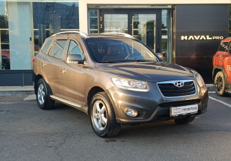Подержанный автомобиль Hyundai Santa Fe 2010 года (3 фото)