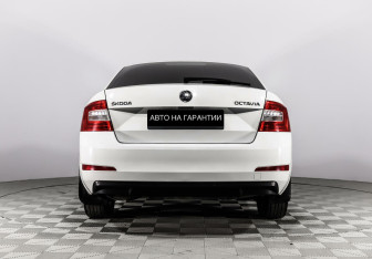 Подержанный автомобиль Skoda Octavia Liftback 2013 года (4 фото)