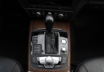 Подержанный автомобиль Audi A6 Sedan 2014 года (20 фото)