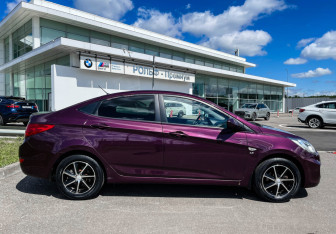 Подержанный автомобиль Hyundai Solaris Sedan 2013 года (4 фото)