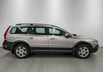 Подержанный автомобиль Volvo XC70 2014 года (4 фото)
