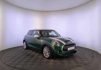 Подержанный автомобиль MINI Hatch 2019 года (3 фото)