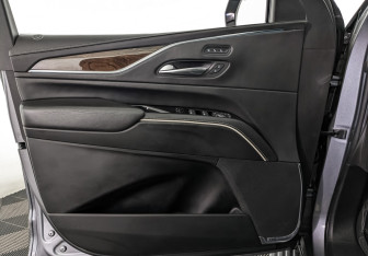 Подержанный автомобиль Cadillac Escalade Suv 2021 года (19 фото)