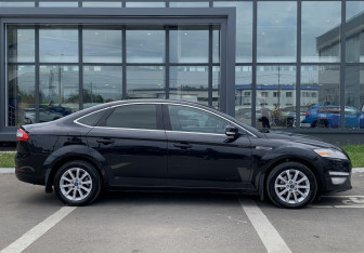 Подержанный автомобиль Ford Mondeo Sedan 2012 года (5 фото)