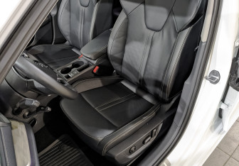 Подержанный автомобиль Skoda Octavia Liftback 2023 года (20 фото)