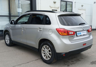 Подержанный автомобиль Mitsubishi ASX 2013 года (7 фото)