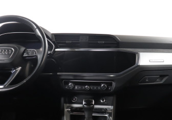 Подержанный автомобиль Audi Q3 Sportback 2020 года (13 фото)