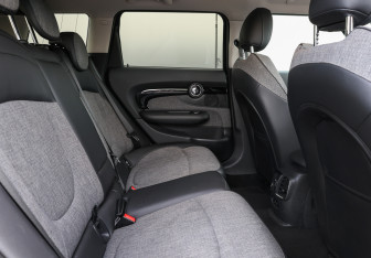 Подержанный автомобиль MINI Clubman Wagon 2021 года (12 фото)