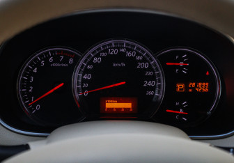 Подержанный автомобиль Nissan Teana 2011 года (17 фото)