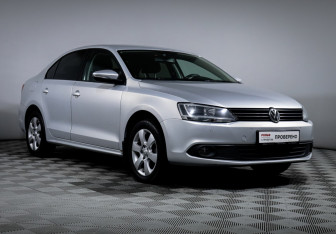 Подержанный автомобиль Volkswagen Jetta Sedan 2011 года (3 фото)