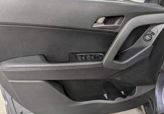 Подержанный автомобиль Hyundai Creta 2016 года (11 фото)