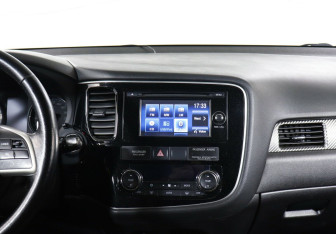 Подержанный автомобиль Mitsubishi Outlander 2013 года (12 фото)