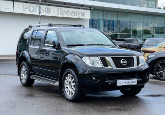 Подержанный автомобиль Nissan Pathfinder 2012 года (3 фото)