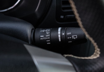 Подержанный автомобиль Nissan X-Trail 2010 года (17 фото)