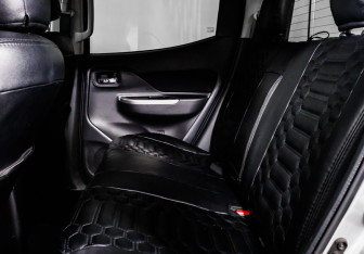 Подержанный автомобиль Mitsubishi L200 2022 года (13 фото)