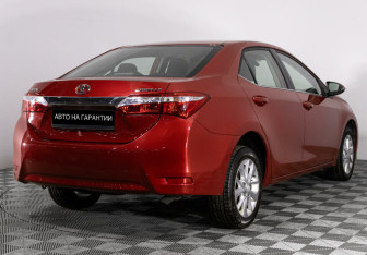 Подержанный автомобиль Toyota Corolla Sedan 2014 года (3 фото)