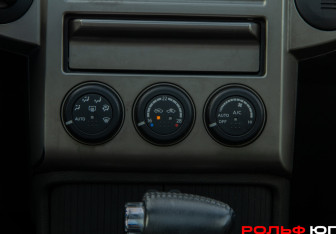 Подержанный автомобиль Nissan X-Trail 2006 года (18 фото)