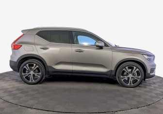 Подержанный автомобиль Volvo XC40 2020 года (4 фото)