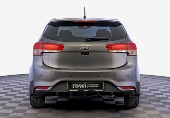 Подержанный автомобиль Kia Rio Hatchback 2016 года (6 фото)