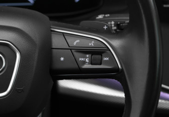 Подержанный автомобиль Audi Q7 2021 года (16 фото)