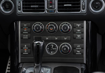 Подержанный автомобиль Land Rover Range Rover 2011 года (16 фото)