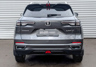 Подержанный автомобиль Changan UNI-S 2024 года (6 фото)