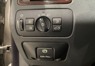 Подержанный автомобиль Volvo XC70 2008 года (16 фото)