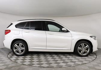 Подержанный автомобиль BMW X1 2018 года (6 фото)
