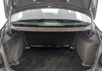 Подержанный автомобиль Volkswagen Polo Sedan 2017 года (10 фото)