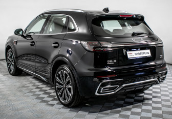 Подержанный автомобиль Hongqi HS5 2023 года (7 фото)