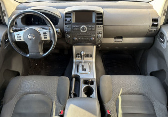 Подержанный автомобиль Nissan Pathfinder 2012 года (10 фото)