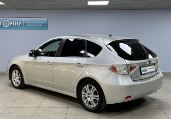 Подержанный автомобиль Subaru Impreza Hatchback 2008 года (7 фото)