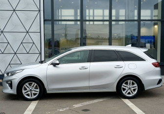 Подержанный автомобиль Kia Ceed Wagon 2019 года (8 фото)