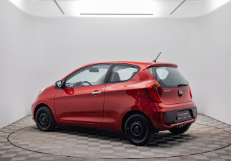 Подержанный автомобиль Kia Picanto 2011 года (7 фото)