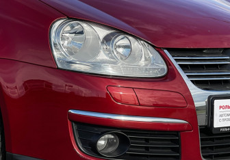 Подержанный автомобиль Volkswagen Jetta Sedan 2008 года (15 фото)