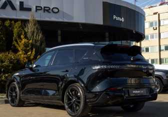 Подержанный автомобиль Voyah Free 2023 года (5 фото)