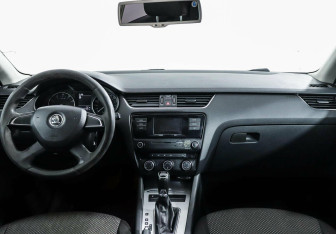 Подержанный автомобиль Skoda Octavia Liftback 2014 года (6 фото)