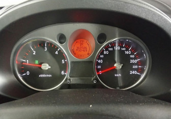 Подержанный автомобиль Nissan X-Trail 2008 года (12 фото)