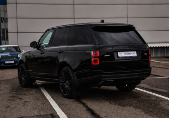 Подержанный автомобиль Land Rover Range Rover 2019 года (8 фото)
