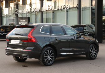 Подержанный автомобиль Volvo XC60 2020 года (5 фото)